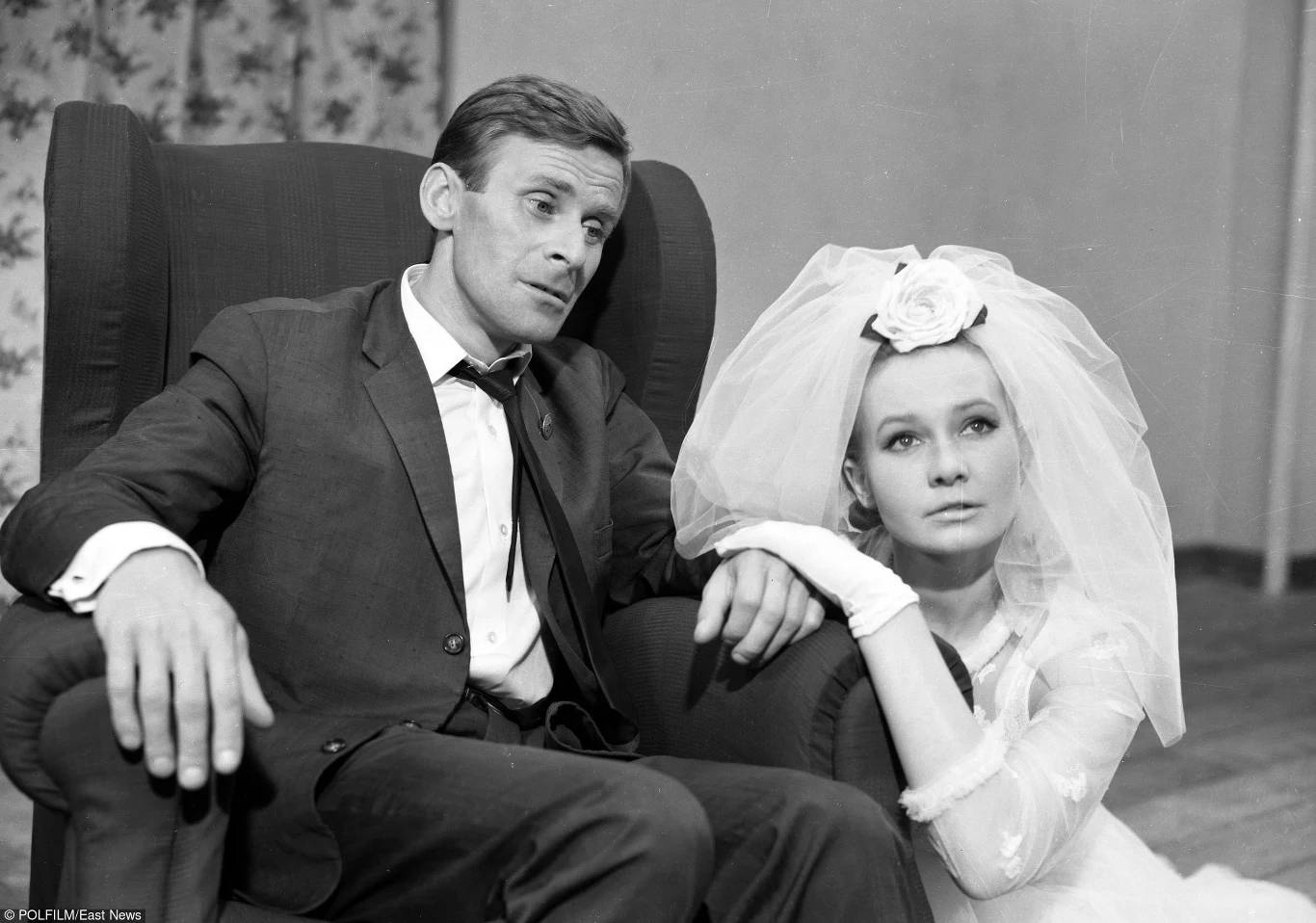 Z Elżbietą Czyżewską i reżyserem Stanisławem Bareją Gołas spotkał się znów w 1963 roku na planie "Żony dla Australijczyka", w którym zagrał zamożnego farmera polskiego pochodzenia, który przyjeżdża do Polski w poszukiwaniu żony.

W filmach Barei Gołas będzie pojawiał się regularnie - oglądaliśmy go w klasykach mistrza polskiej komedii:  "Poszukiwany poszukiwana" (1972), "Nie ma róży bez ognia" (1974) oraz "Brunet wieczorową porą" (1976).