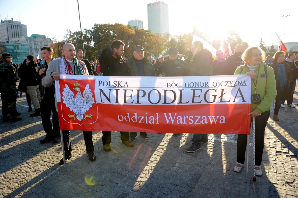 "Polacy przeciw imigrantom" "Polacy przeciw imigrantom"