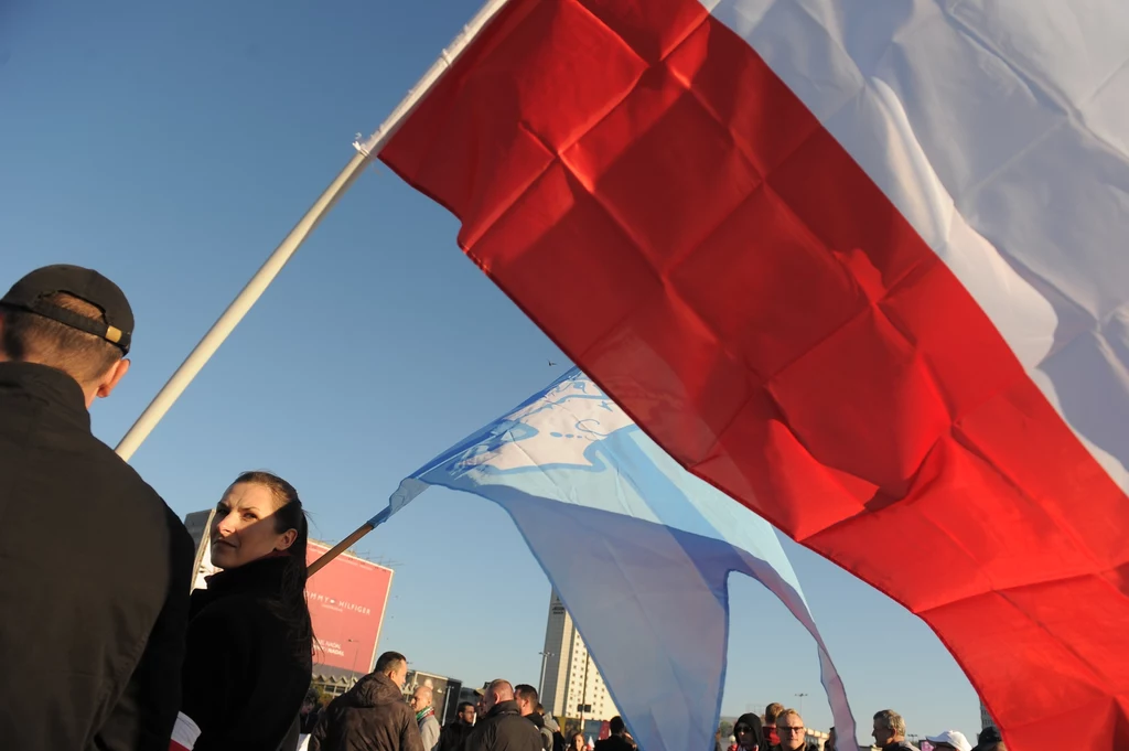 "Polacy przeciw imigrantom" "Polacy przeciw imigrantom"