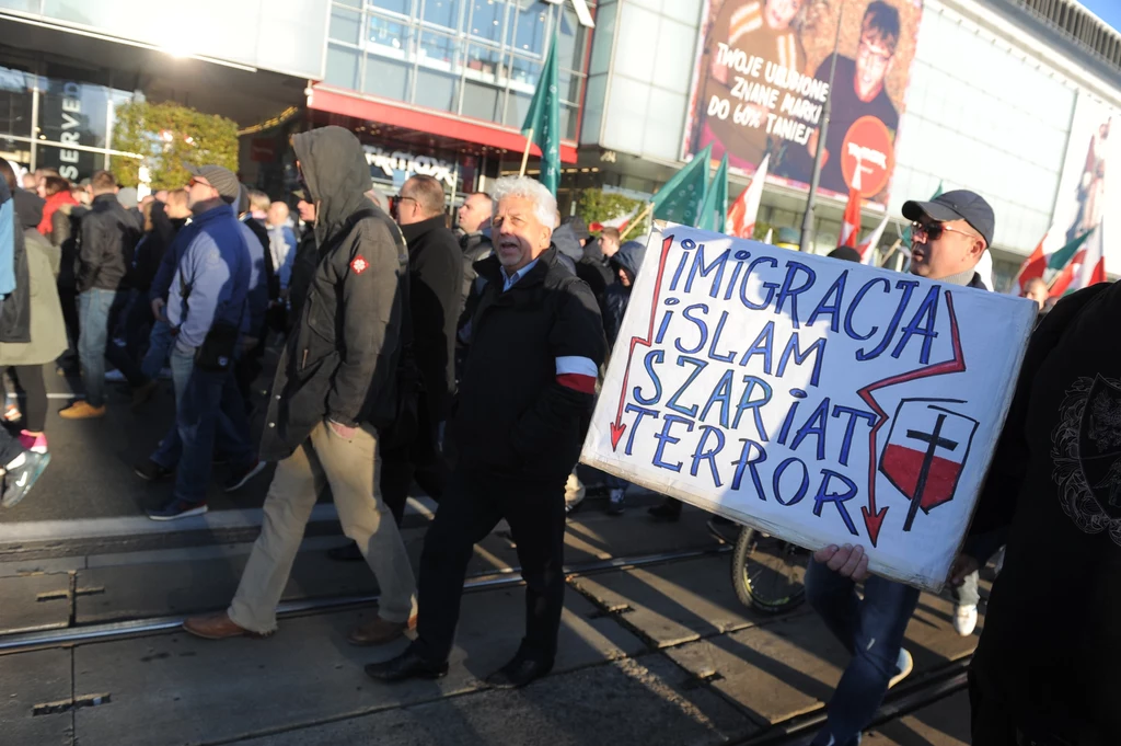 "Polacy przeciw imigrantom" "Polacy przeciw imigrantom"