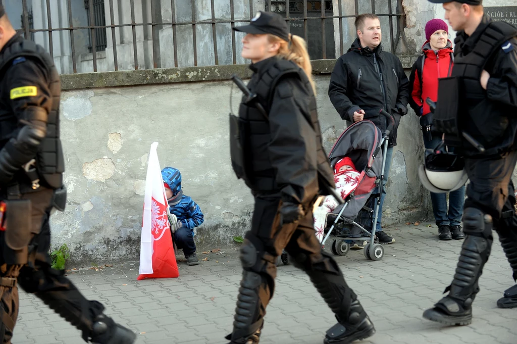 "Polacy przeciw imigrantom" "Polacy przeciw imigrantom"