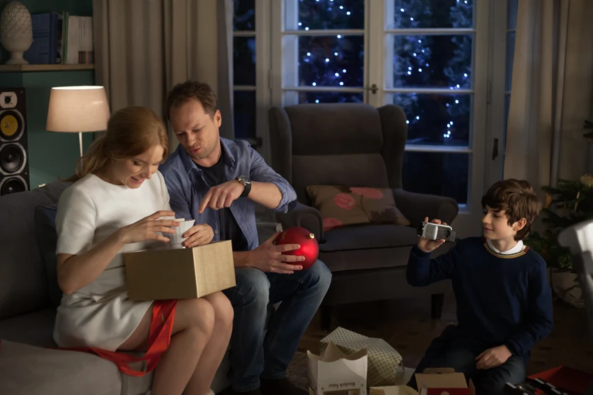 Roma Gąsiorowska, Maciej Stuhr i Jakub Jankiewicz w scenie z filmu "Listy do M. 2"