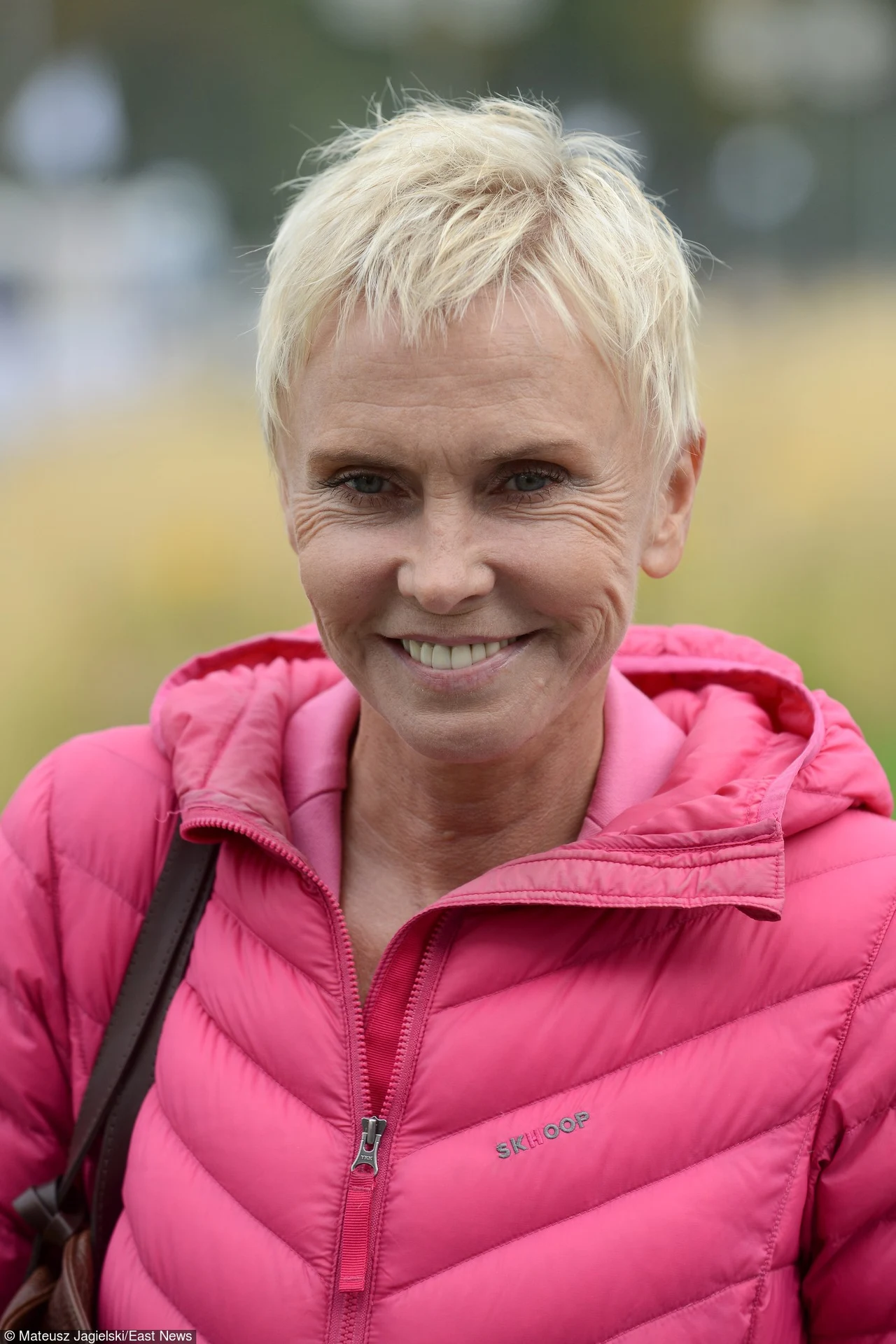 W 2014 roku Ewa Błaszczyk została odznaczona Srebrnym Medalem "Zasłużony Kulturze - Gloria Artis". Aktorka nie spoczywa jednak na laurach. W ostatnich kilku latach można było zobaczyć ją w takich filmach, jak "Za niebieskimi drzwiami", "Planeta Singli", "Fuga" oraz serialach "Pod powierzchnią" i "1983". W 2014 roku Ewa Błaszczyk została odznaczona Srebrnym Medalem "Zasłużony Kulturze - Gloria Artis". Aktorka nie spoczywa jednak na laurach. W ostatnich kilku latach można było zobaczyć ją w takich filmach, jak "Za niebieskimi drzwiami", "Planeta Singli", "Fuga" oraz serialach "Pod powierzchnią" i "1983".