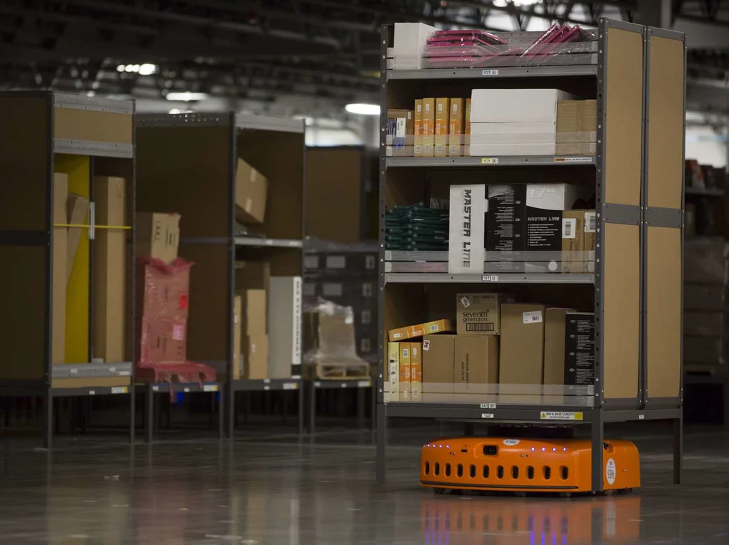 W centrum logistycznym firmy Amazon pod Wrocławiem zaczyna pracę kilkaset robotów