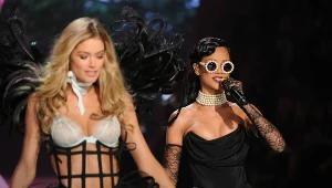Rihanna (po prawej) wystąpi po raz kolejny dla aniołków Victoria's Secret