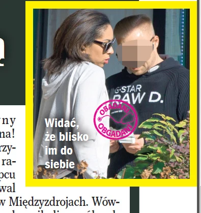 Omenaa Mensah na spacerze