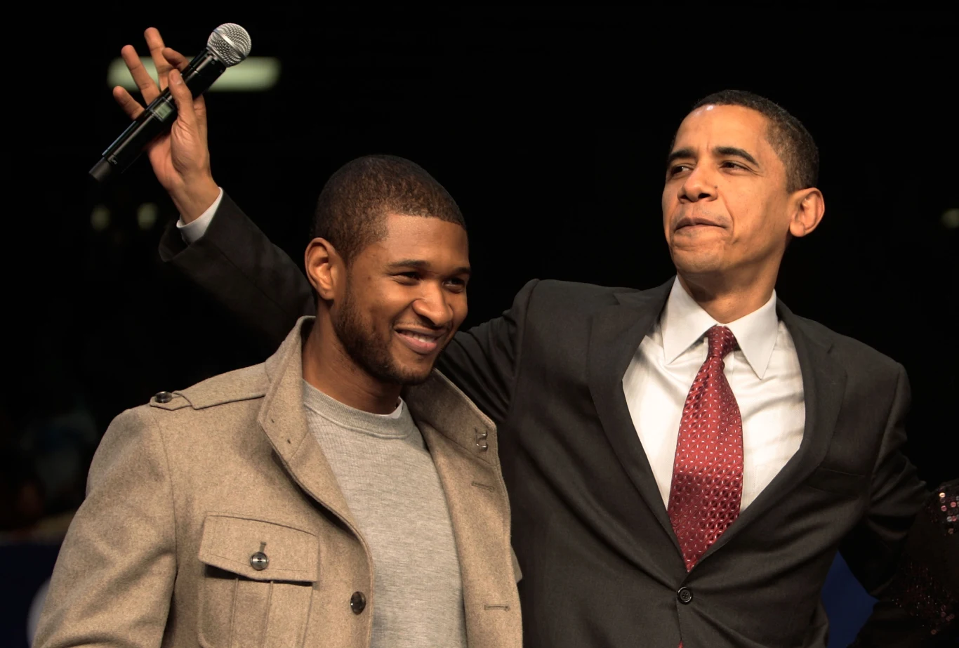 Barack Obama i jego małżonka zaskoczyli Ushera Barack Obama i jego małżonka zaskoczyli Ushera