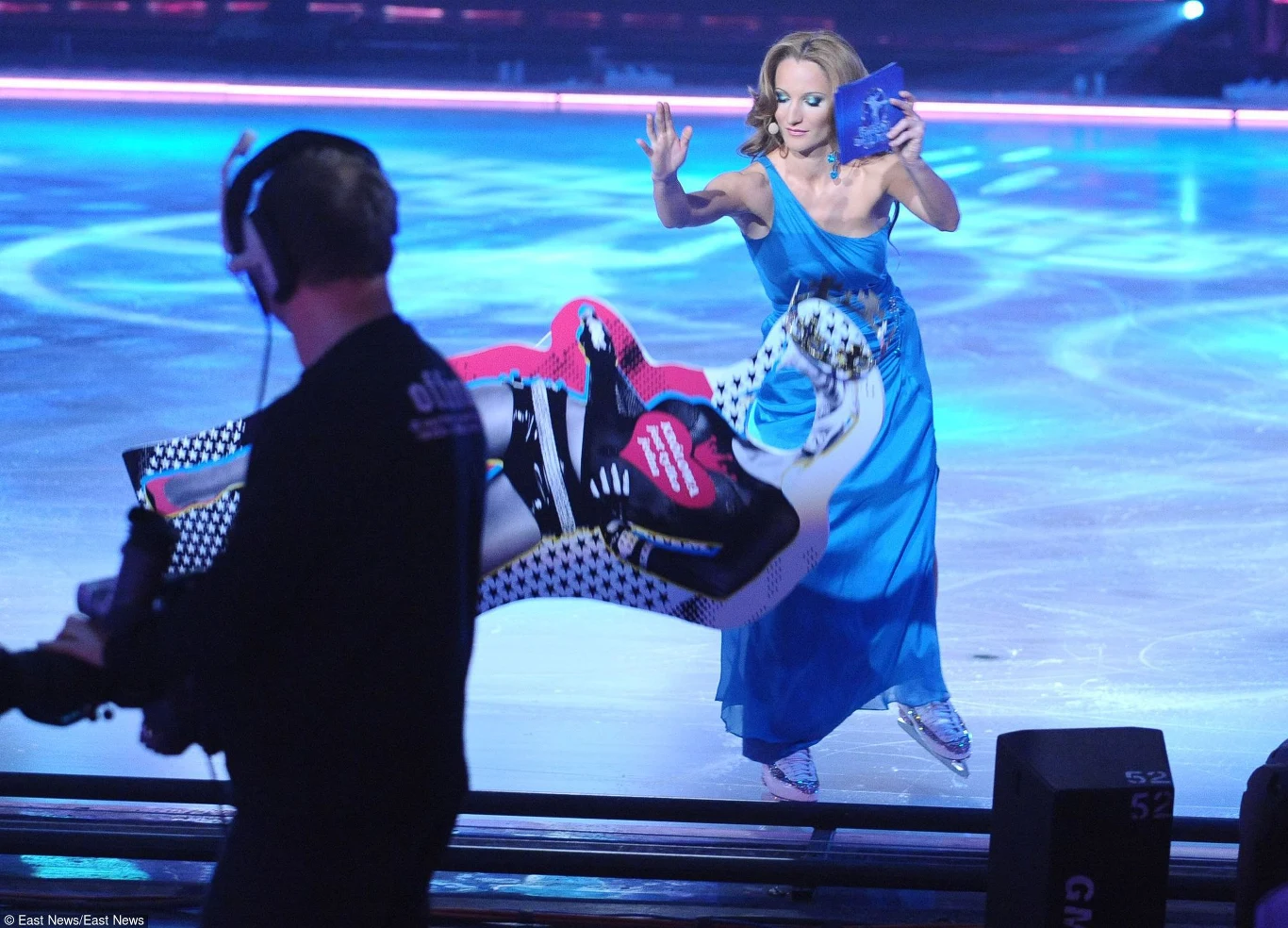 Justynie prezent od Dody nie przypadł raczej do gustu! Justynie prezent od Dody nie przypadł raczej do gustu!