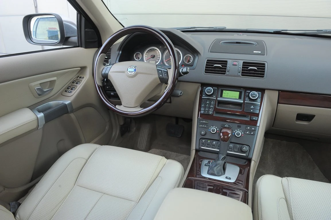 Volvo XC90 (2002-2014)