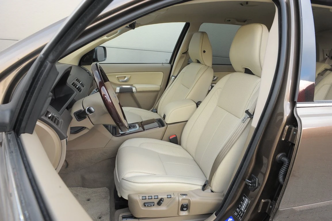 Volvo XC90 (2002-2014)