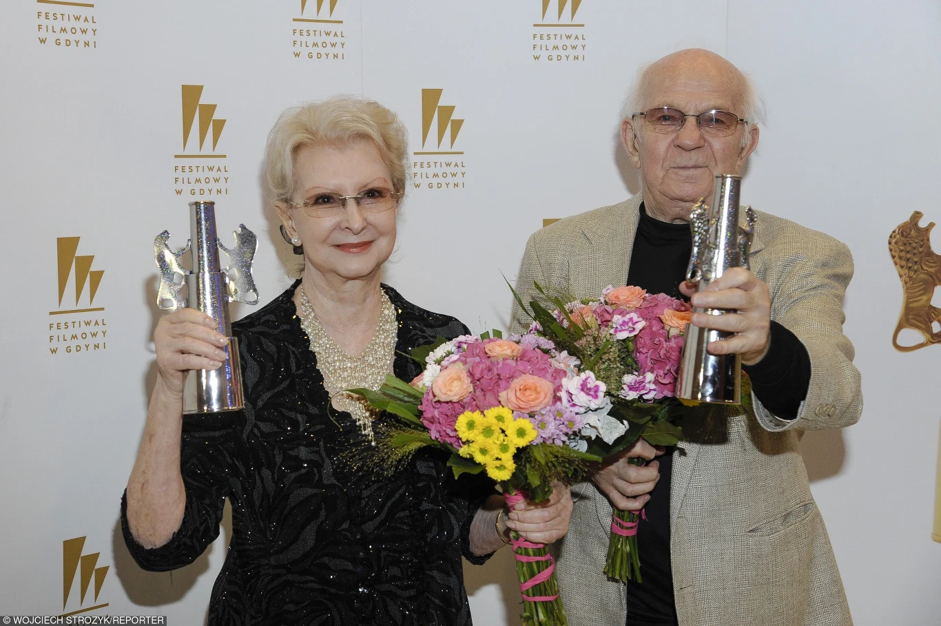 We wrześniu, podczas 40. edycji Festiwalu Filmowego w Gdyni, Jadwiga Barańska otrzymała Platynowe Lwy dla najlepszej polskiej aktorki. Gwiazda "Nocy i dni" w głosowaniu publiczności zebrała więcej głosów od Krystyny Jandy ("Przesłuchanie") oraz Danuty Szaflarskiej ("Pora umierać").

Film Jerzego Antczaka wybrano zaś najlepszym polskim filmem 40-lecia.

 