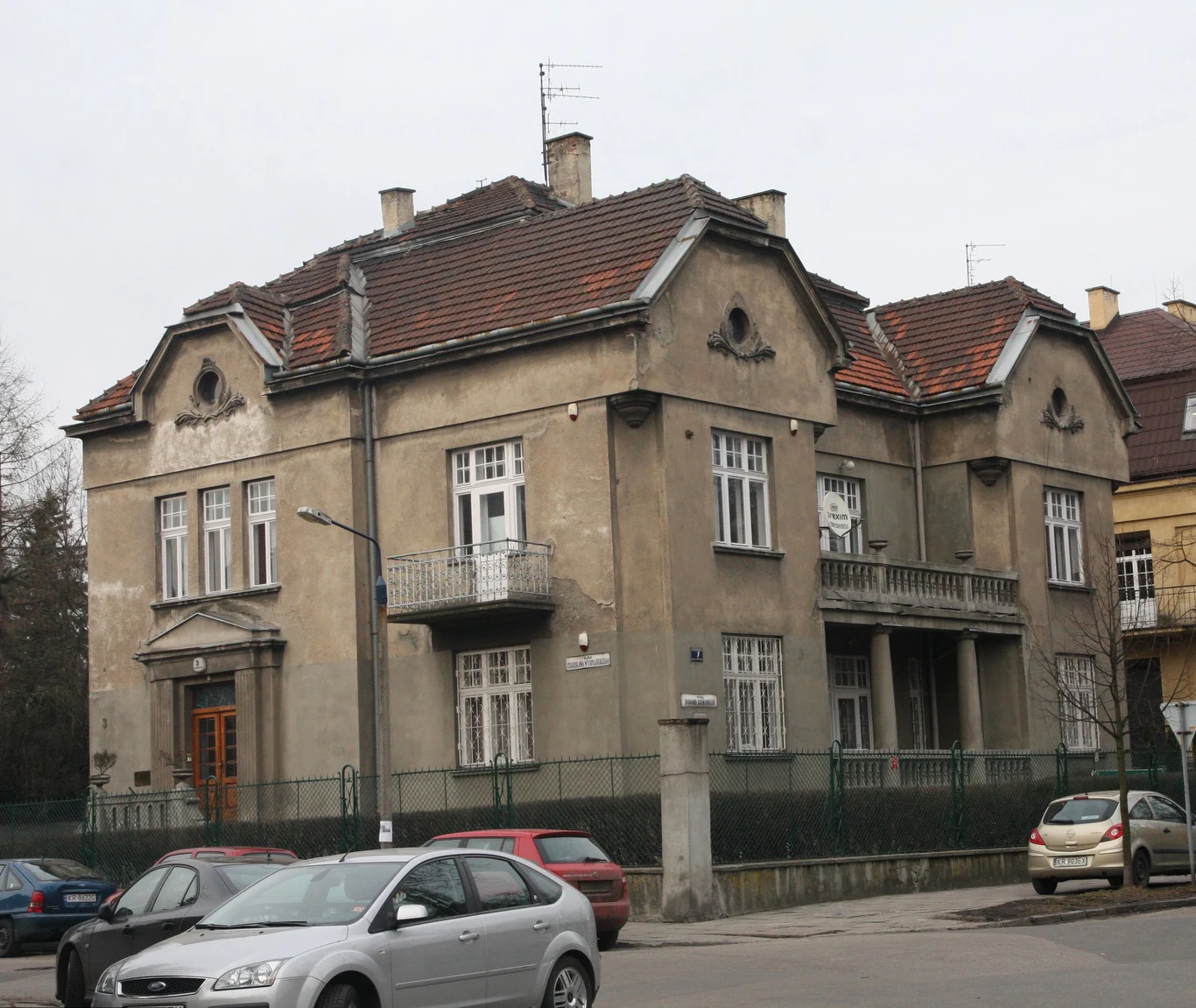 Najtrudniejsze w rodzinnym domu są zimy - długie i ponure