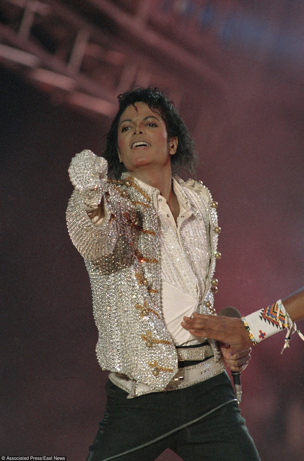 Michael Jackson w połowie lat 80. Michael Jackson w połowie lat 80.