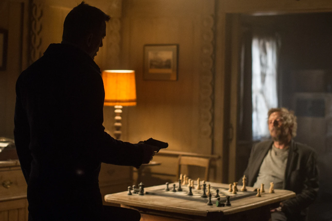 Daniel Craig i Jesper Christensen w filmie "Spectre"