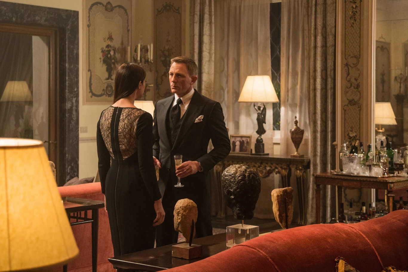 Monica Bellucci i Daniel Craig w filmie "Spectre"