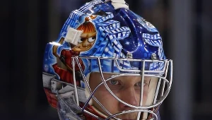 Antti Raanta w "kontrowersyjnym" kasku