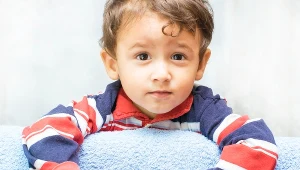 Dwujęzyczni rodzice powinni pamiętać o zasadzie: jeden rodzic - jeden język