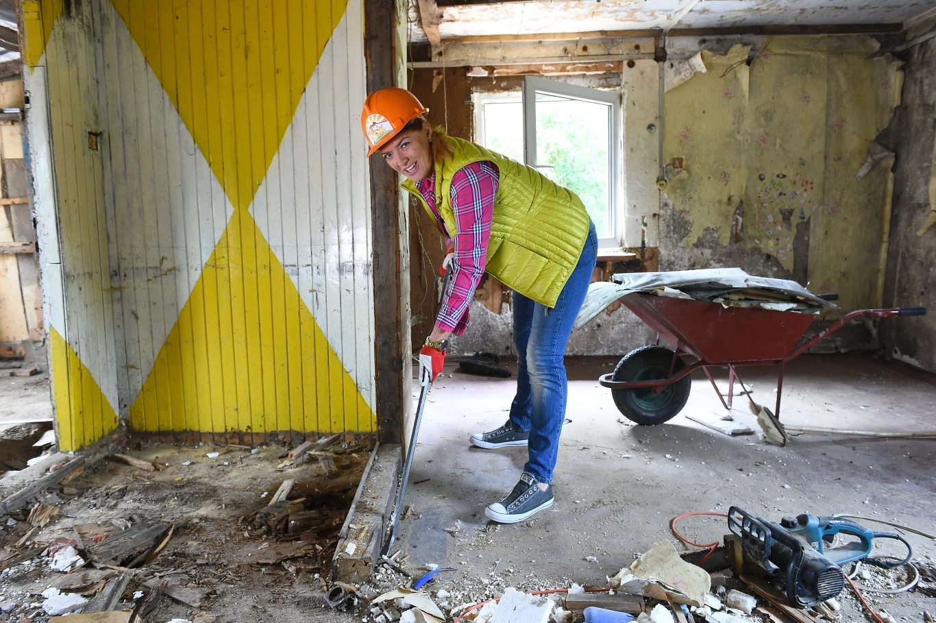 Katarzyna Dowbor też pomaga w remontach Katarzyna Dowbor też pomaga w remontach