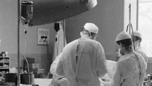 Polski chirurg dokonał przełomowej operacji bez użycia specjalistycznego sprzętu (zdjęcie ilustracyjne)