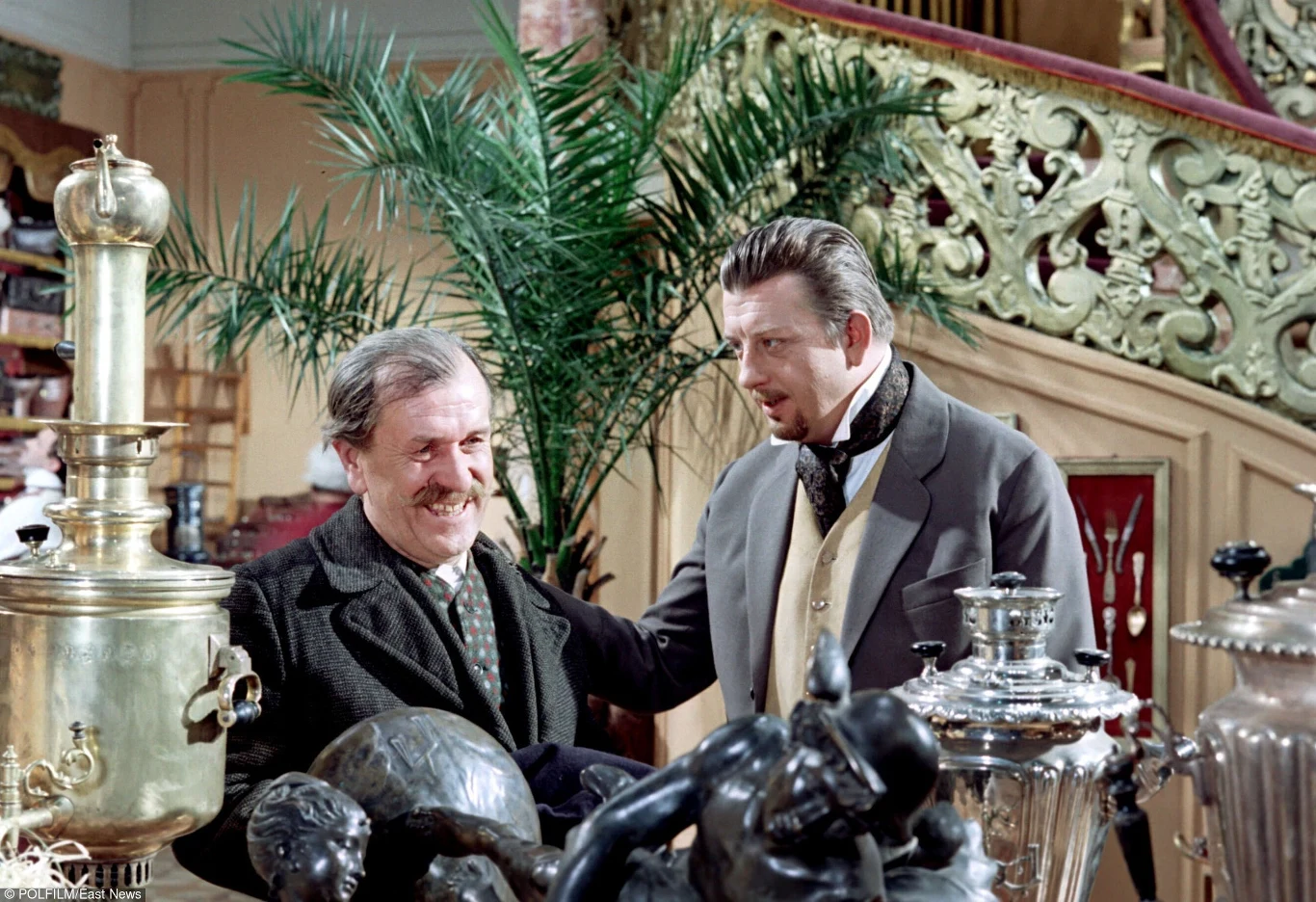 Wacław Kowalski miał też w dorobku wiele ról w Teatrze Telewizji, m.in. w "Balladynie" według Juliusza Słowackiego, w reż. Ewy i Czesława Petelskich (1970), "Młynie nad Lutynią" wg Jarosława Iwaszkiewicza, w reż. Andrzeja Zakrzewskiego (1974), "Domu otwartym" wg Michała Bałuckiego, w reż. Joanny Wiśniewskiej (1977).

Na zdjęciu - w "Lalce" (1968) Wojciecha Jerzego Hasa jako wozak Wysocki.