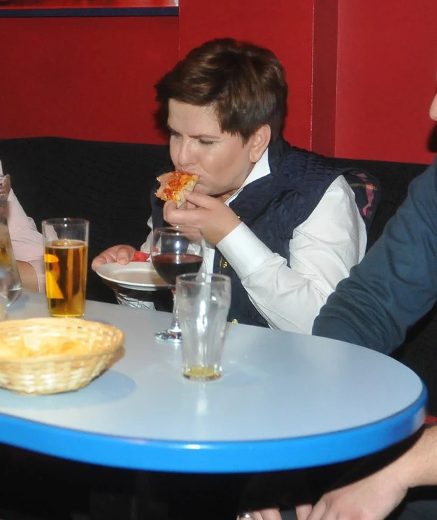 Beata Szydło odpoczywa po debacie z Kopacz Beata Szydło odpoczywa po debacie z Kopacz