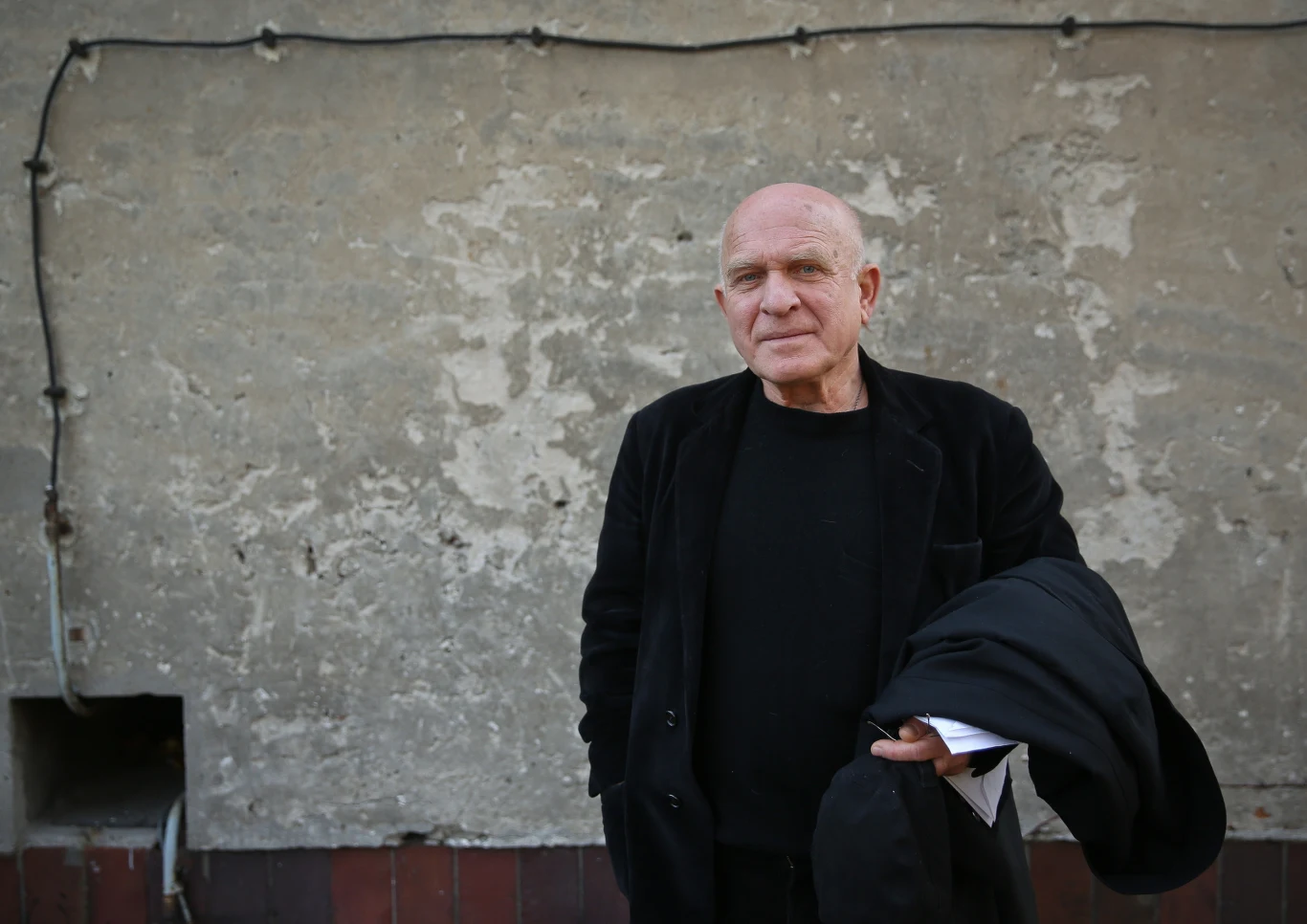 W obsadzie filmu znaleźli się również: Henryk Talar (Proboszcz Witecki - na zdjęciu), Zbigniew Stryj (Inspektor Konarski), Adam Woronowicz (Kantor Jan Rudzki), Andrzej Konopka (Kalita), Kamil Szeptycki (Alex) i Monika Dryl (dr Magda Batorzyńska).
