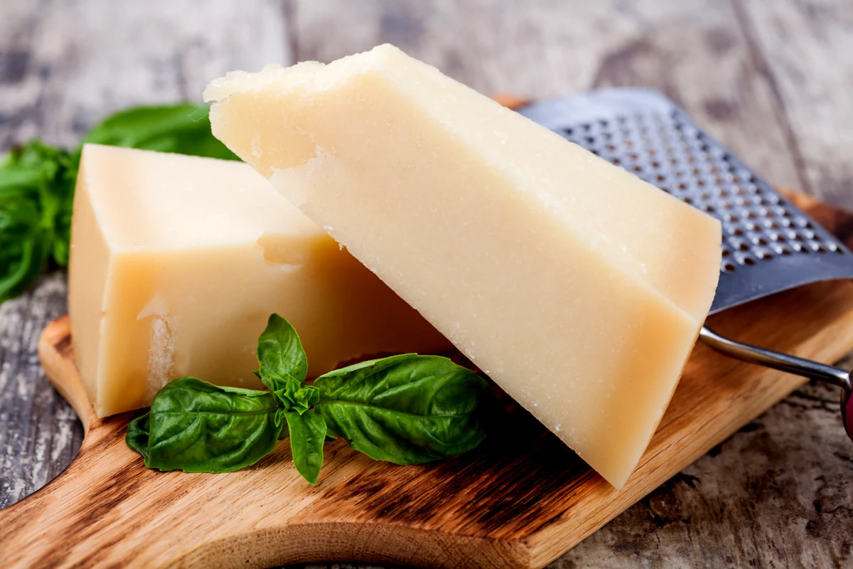 Skórka parmezanu wzbogaci smak rosołu