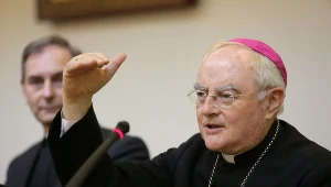 Arcybiskup warszawsko-praski Henryk Hoser