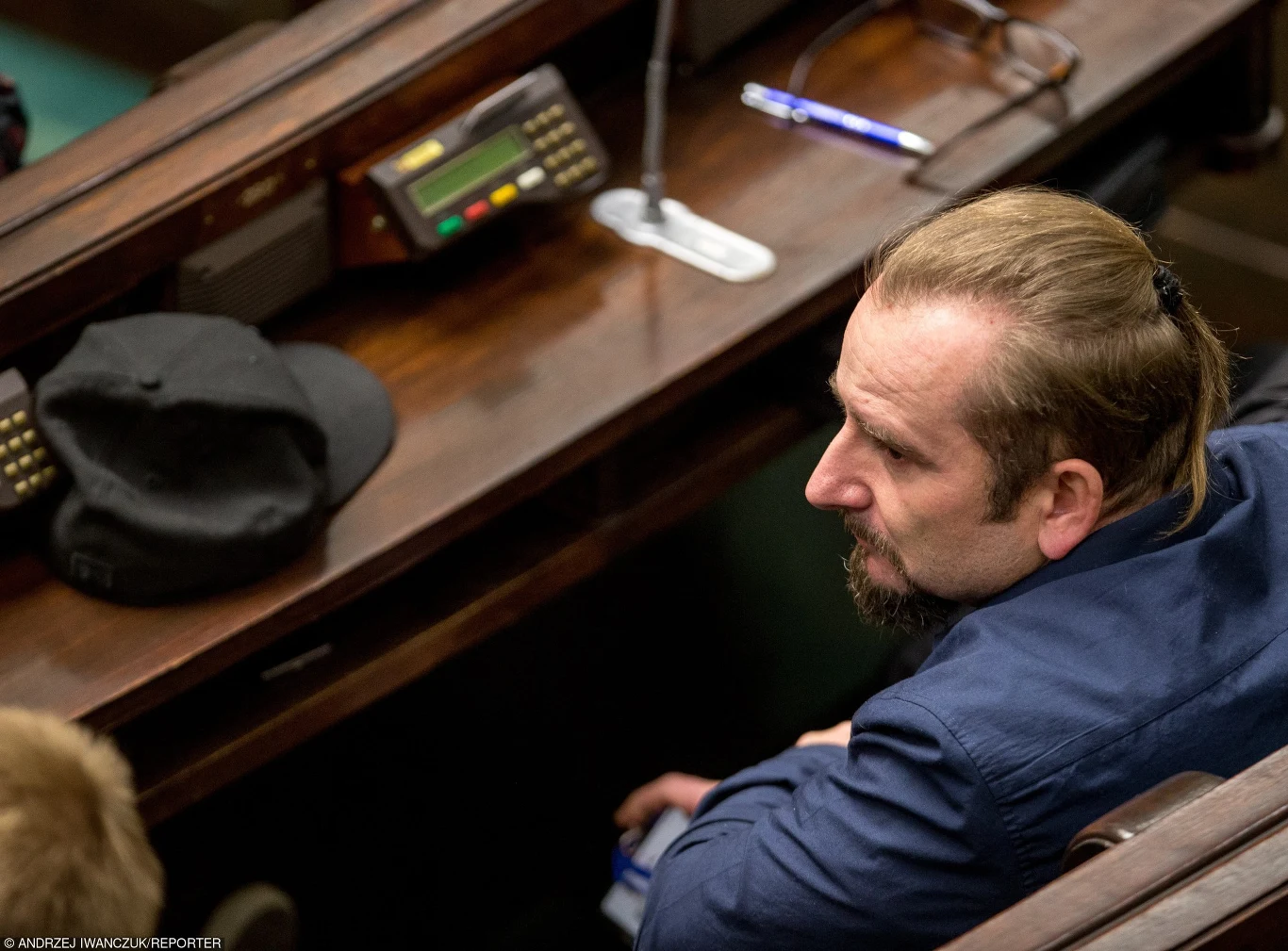 "Traktuję siebie jako bardzo poważną osobę w tym miejscu i zamierzam to udowodnić" - przekonuje sejmowy debiutant