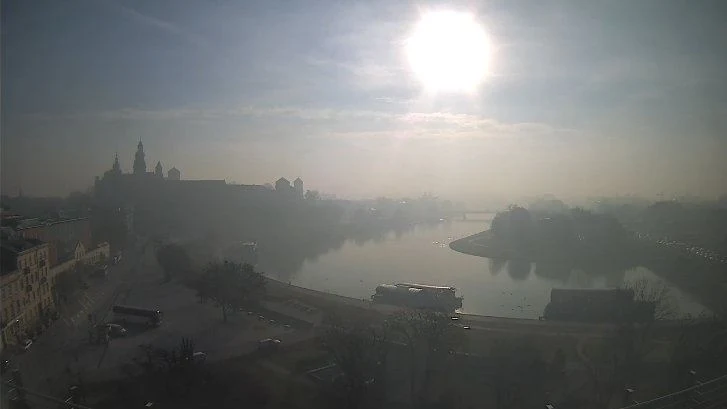 Zasnuty smogiem Kraków Zasnuty smogiem Kraków