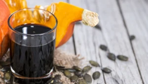 Medycyna estetyczna może poczekać. Zmarszczki wygładzisz za pomocą tego olejku