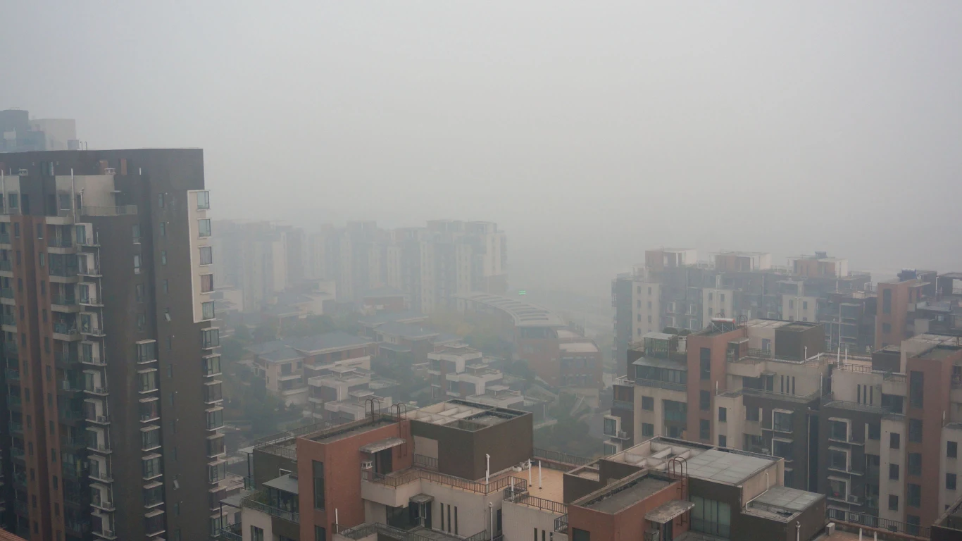 Jak odróżnić mgłę od smogu? Jak odróżnić mgłę od smogu?