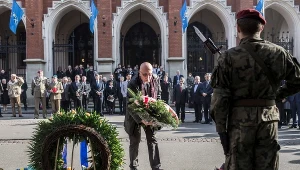 Planty przed Collegium Novum, obchody Akademickiego Dnia Pamieci z okazji 76. rocznicy Sonderaktion
