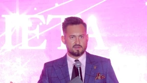 Marcin Prokop próbuje z powodzeniem sił w dokumencie