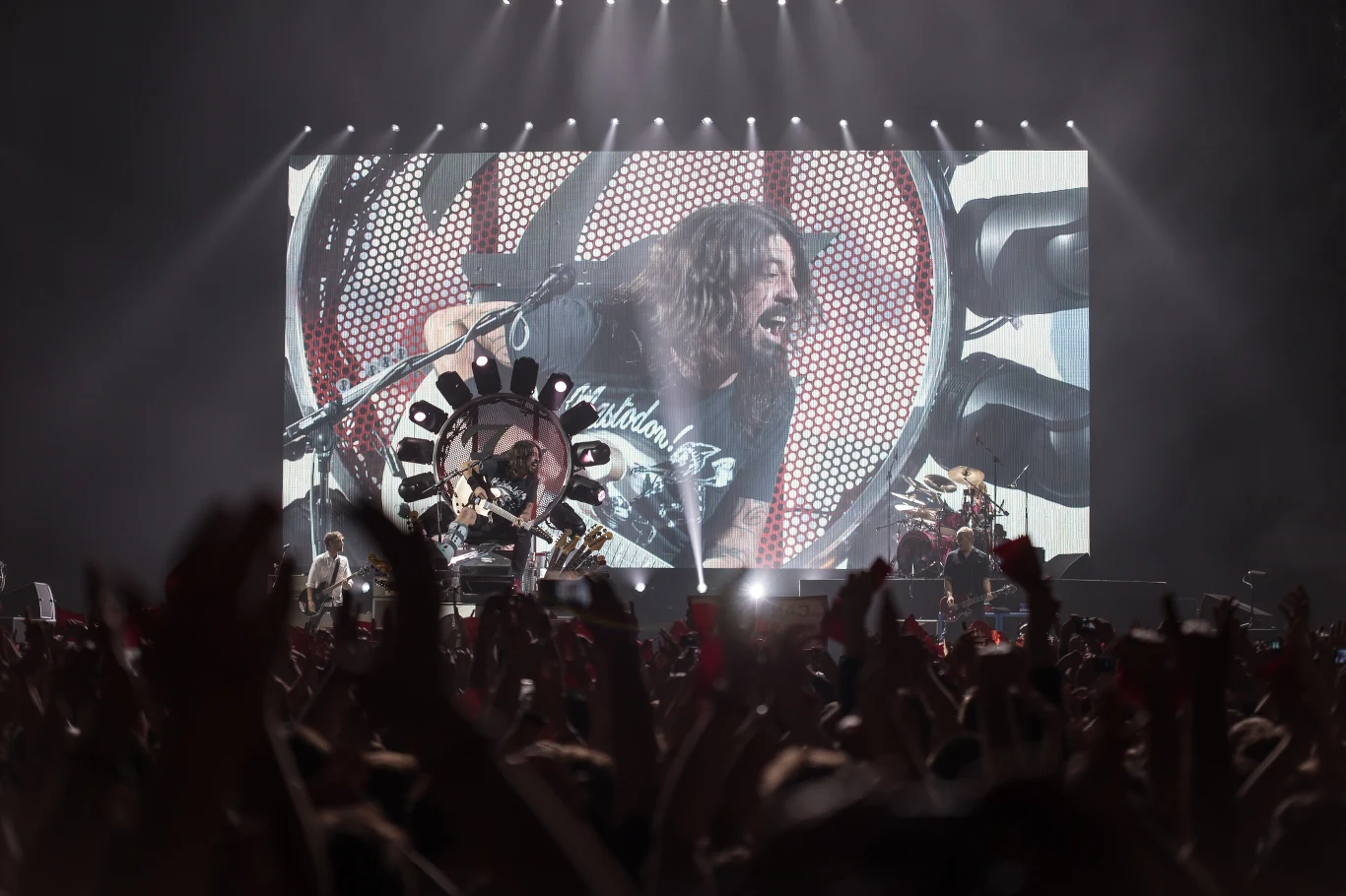 Koncert Foo Fighters odbył się w wypełnionej po brzegi Tauron Arenie Kraków