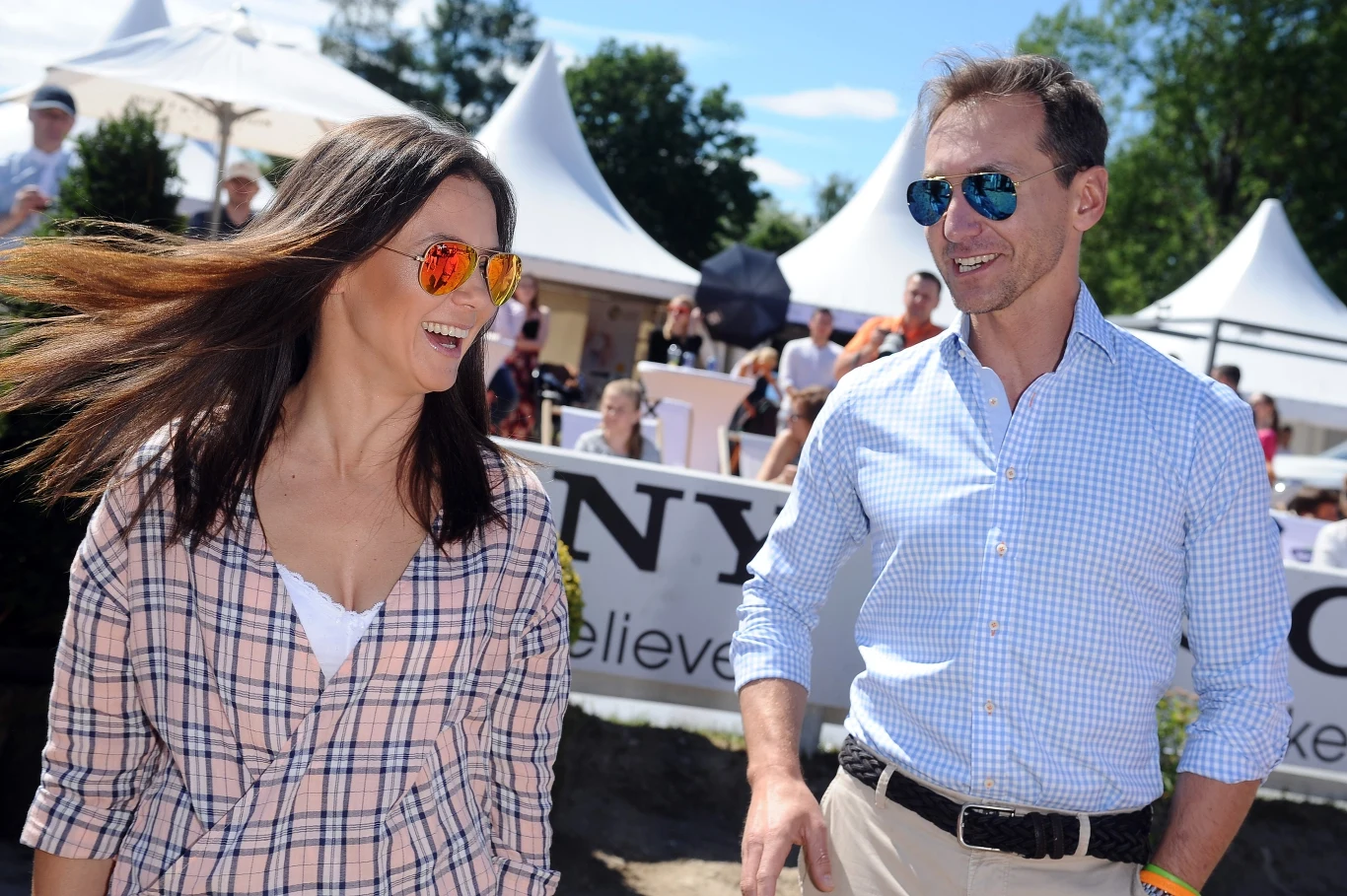 Mówi się, że matką chrzestną dziecka Kraśków zostanie Kinga Rusin Mówi się, że matką chrzestną dziecka Kraśków zostanie Kinga Rusin