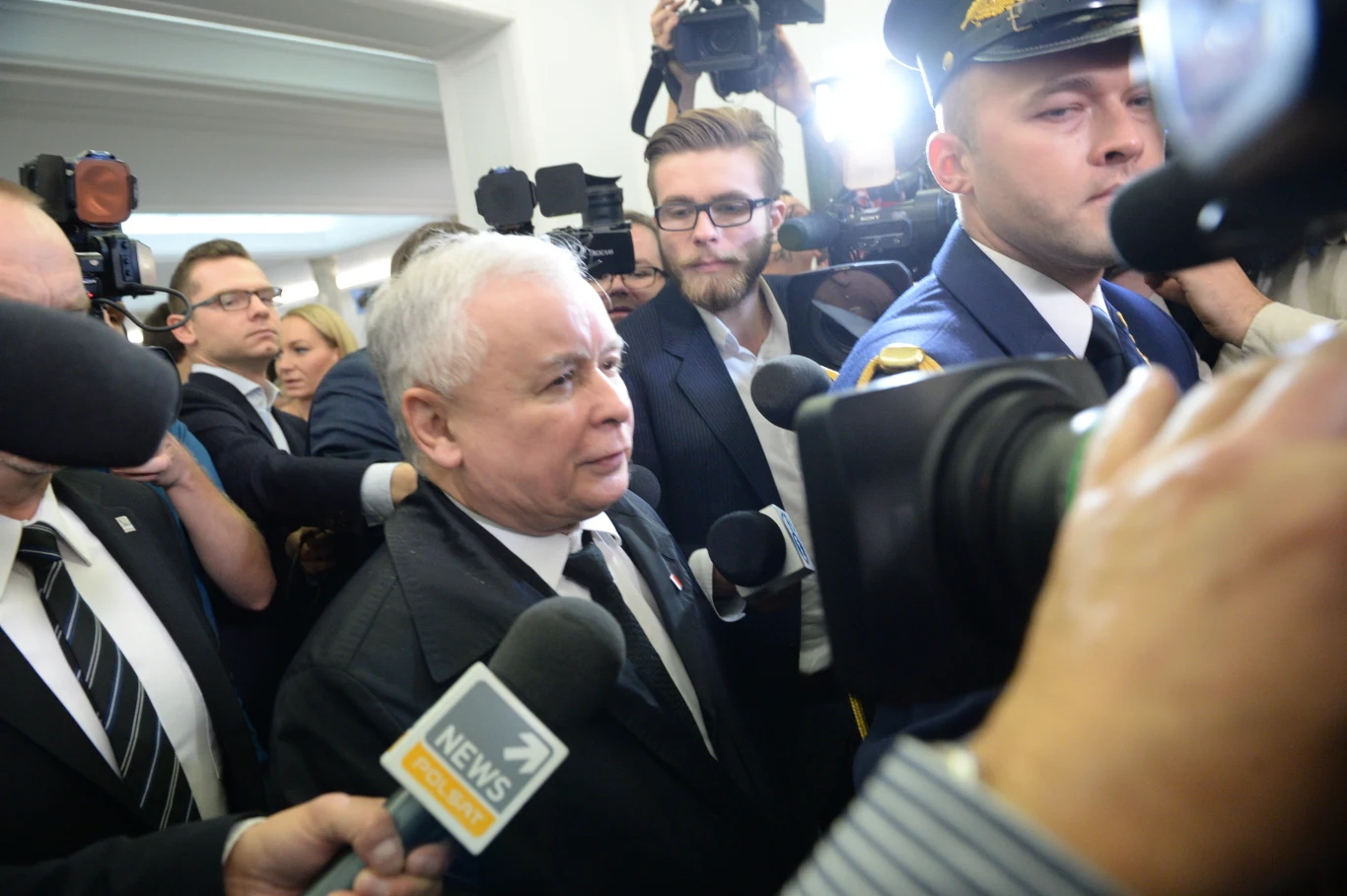 Prezes PiS Jarosław Kaczyński przed pierwszym posiedzeniem Sejmu VIII kadencji