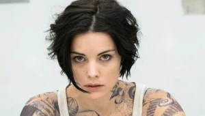 Jamie Alexander: Tatuaże w tym serialu są fantastyczne!