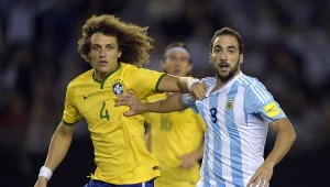 David Luiz (z lewej) w meczu z Argentyną