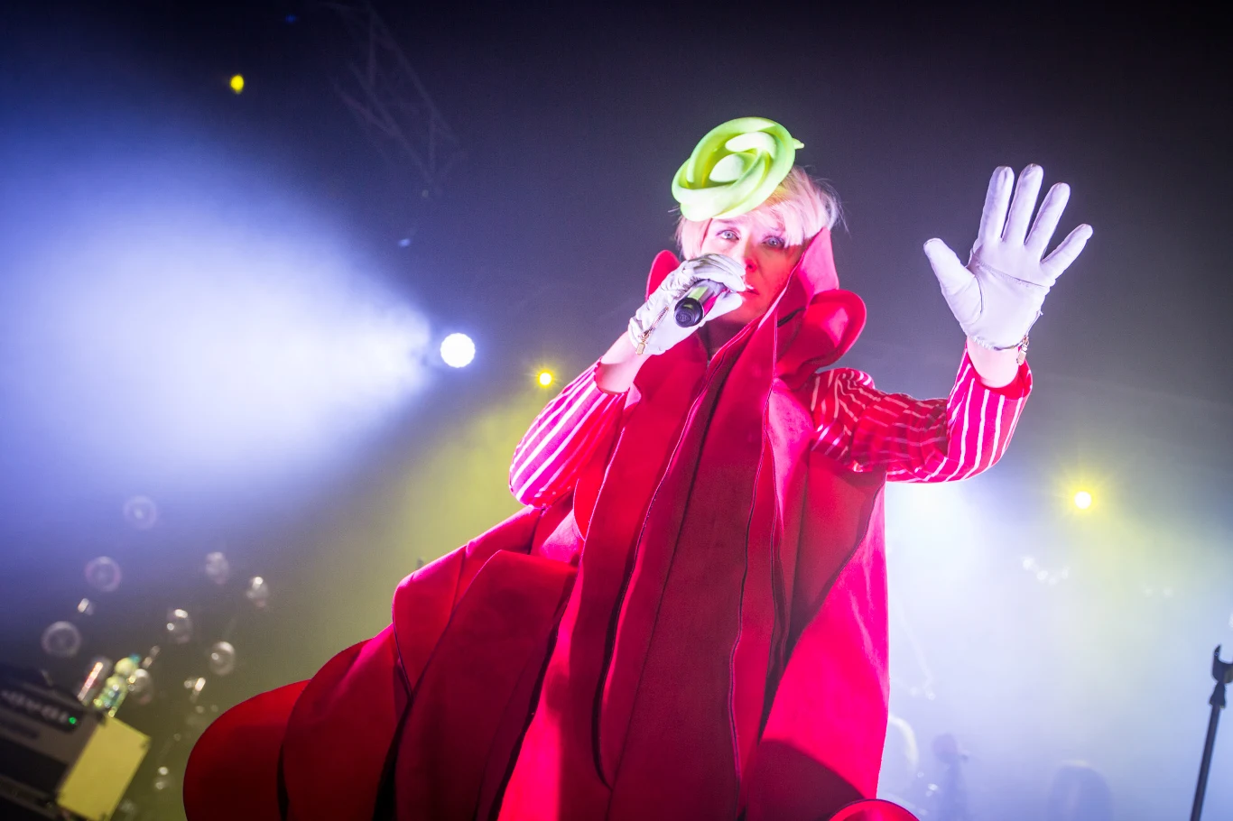 Ważnym elementem koncertów Roisin Murphy są niebanalne stroje sceniczne artystki