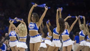Cheerleaderki Philadelphia 76ers prezentują się o niebo lepiej od koszykarzy