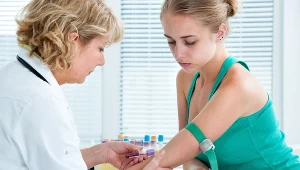 Regularnie badaj krew. To pomoże wcześnie wykryć chorobę