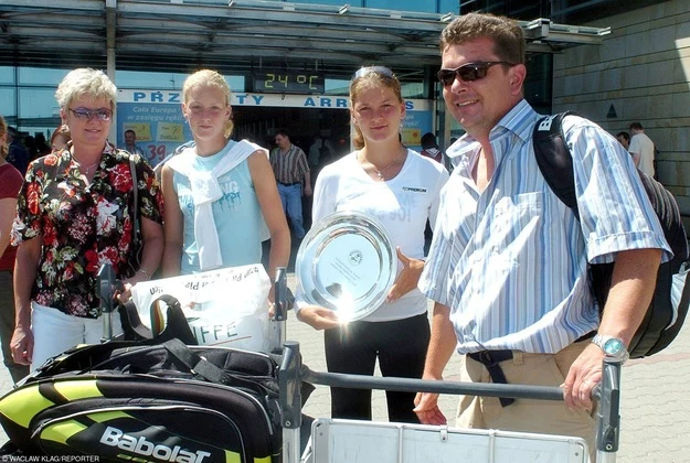 Agnieszka Radwańska z siostrą i rodzicami Agnieszka Radwańska z siostrą i rodzicami