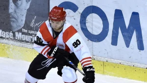Petr Szinagl dziś w barwach Comach Cracovii, a jeszcze w ubiegłym sezonie hokeista zespołu z Sanoka
