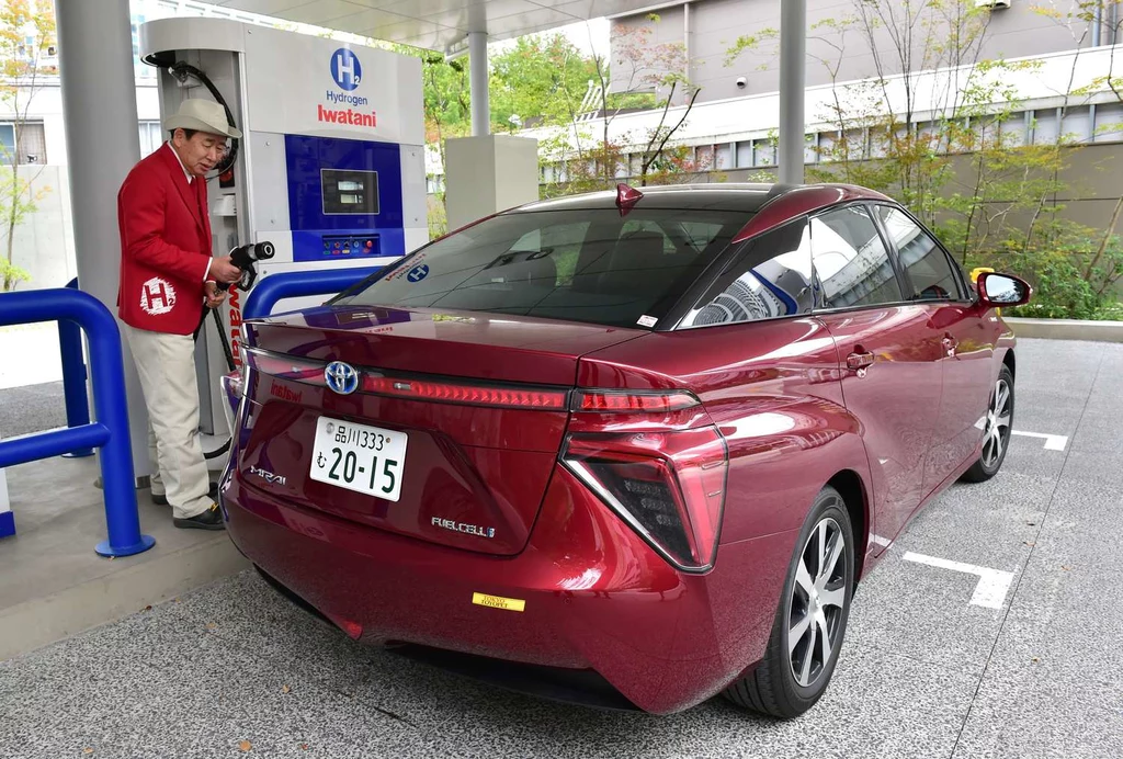 Toyota Mirai to pierwszy samochód zbudowany od początku jako wodorowy i produkowany seryjnie