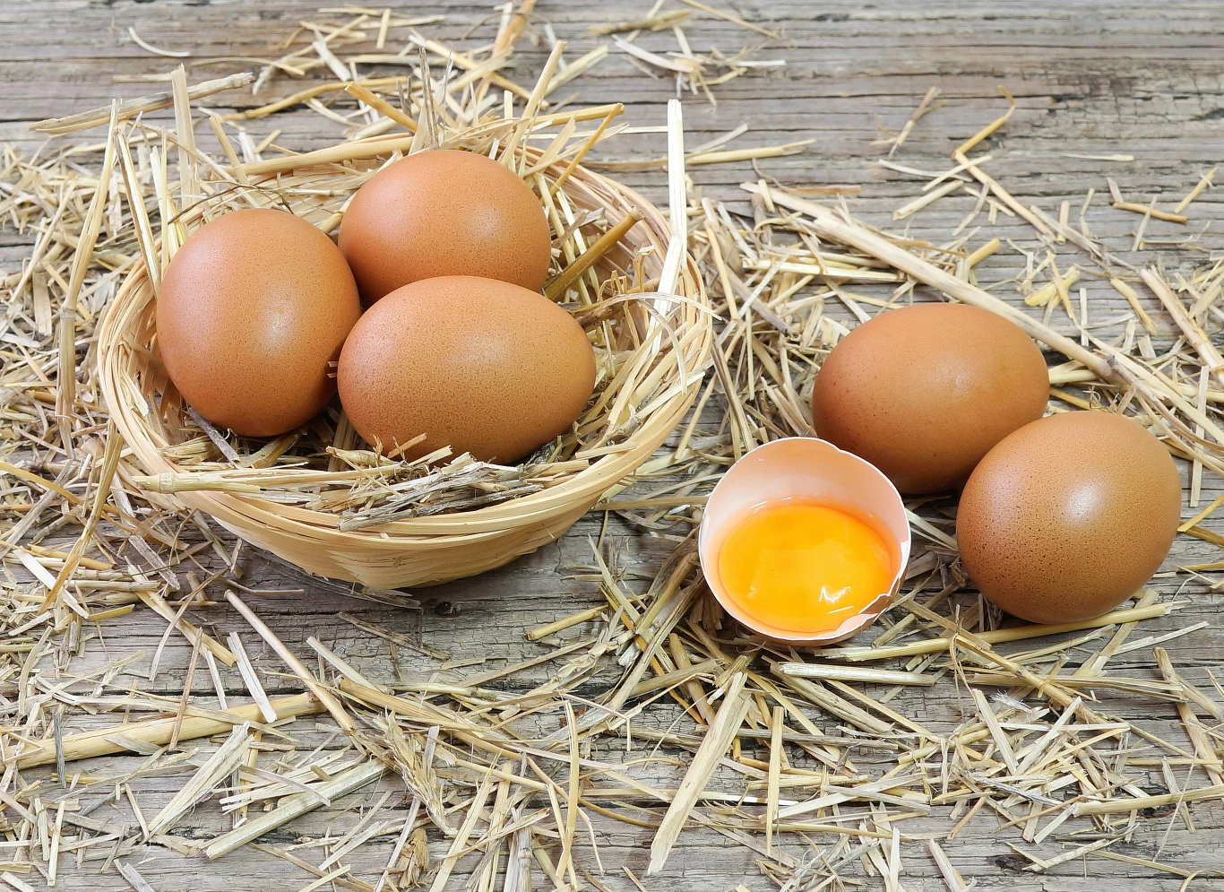 W żółtku znajduje się jedynie 0,3 proc. cholesterolu i 10-20 proc. fosfolipidów
