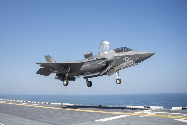 F-35B. Fot. U.S. Navy photo by Mass Communication Specialist Seaman Zhiwei Tan