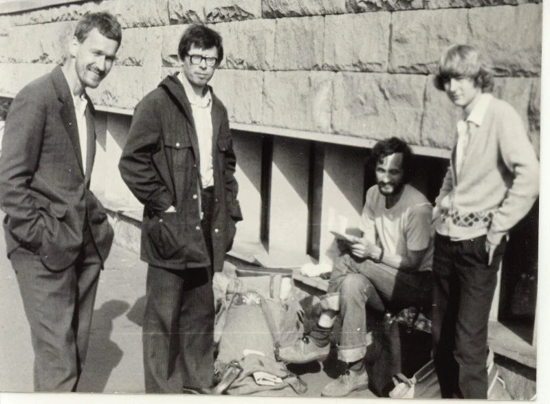 Kornel Morawiecki w Warszawie (pierwszy z lewej). Zdjęcie z 1979 r.