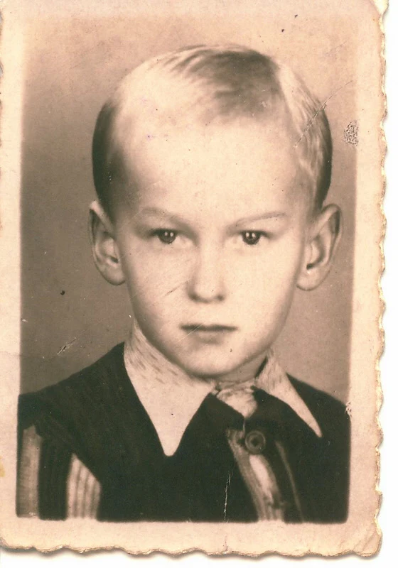 Kornel Morawiecki w dzieciństwie (zdjęcie z albumu rodzinnego)