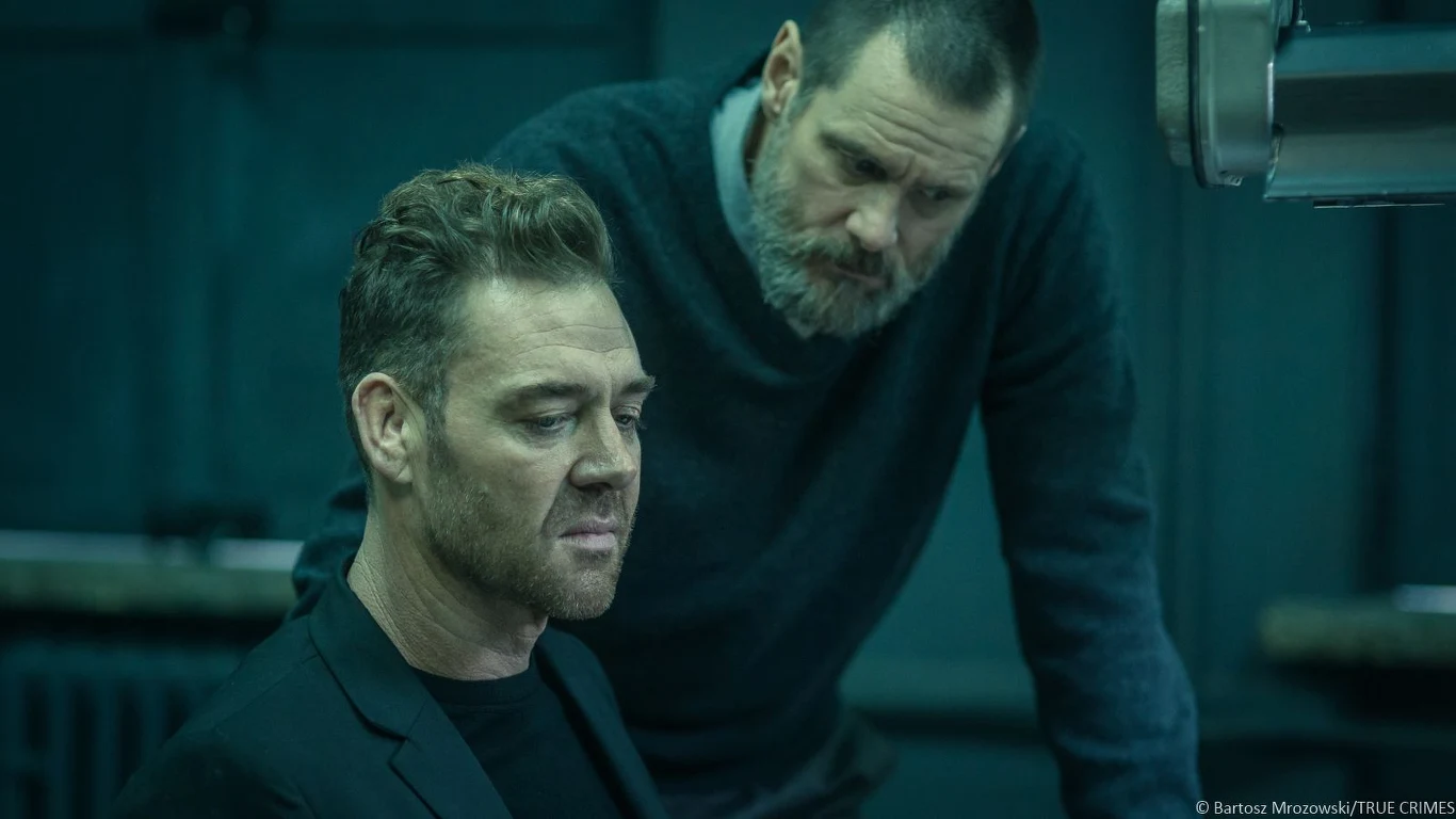 W obsadzie, oprócz Carreya i polskich aktorów, znaleźli się też m.in. Charlotte Gainsbourg, znana z filmów Akiego Kaurismäkiego - Kati Outinen oraz Marton Czokas ("Sin City 2" - na zdjęciu).

 